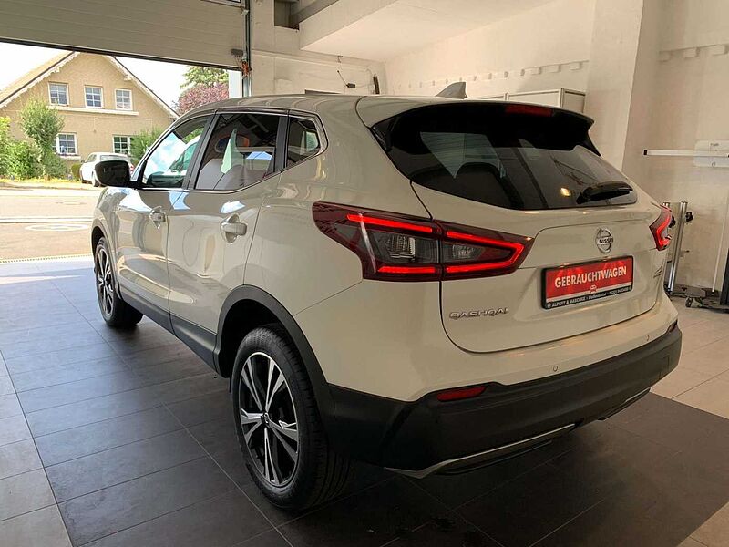 Nissan Qashqai N-Connecta 1,3 DCT /Navi/SHZ/Kamera