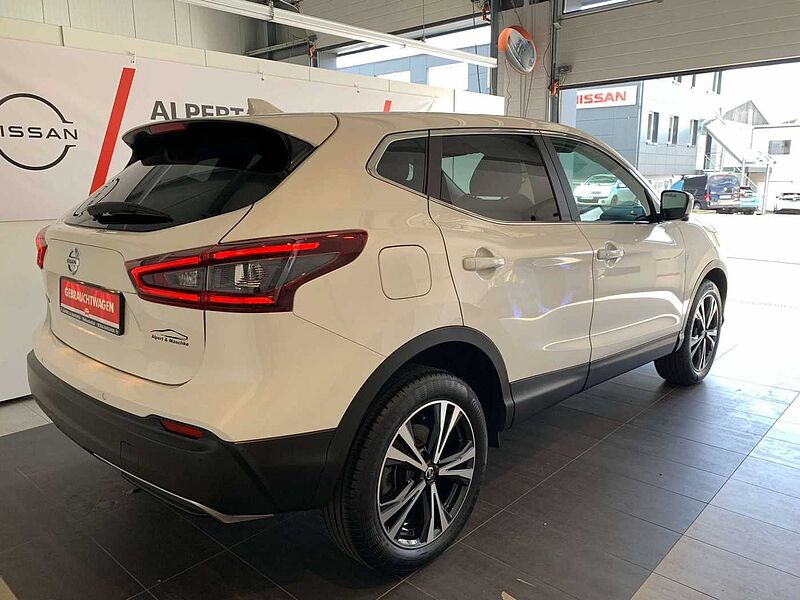 Nissan Qashqai N-Connecta 1,3 DCT /Navi/SHZ/Kamera