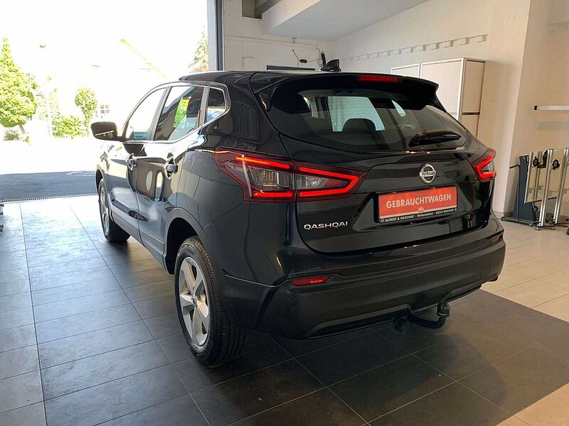 Nissan Qashqai Shiro 1,3 DIG-T Automatik / Navi/SHZ/Kamera/AHK