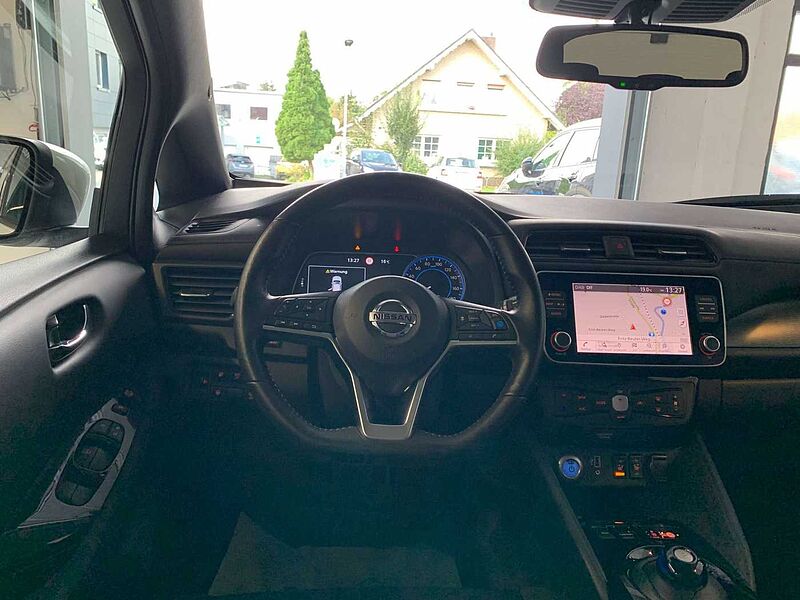 Nissan Leaf N-Connecta /360°/ProPilot/SHZ v. und h. /LED