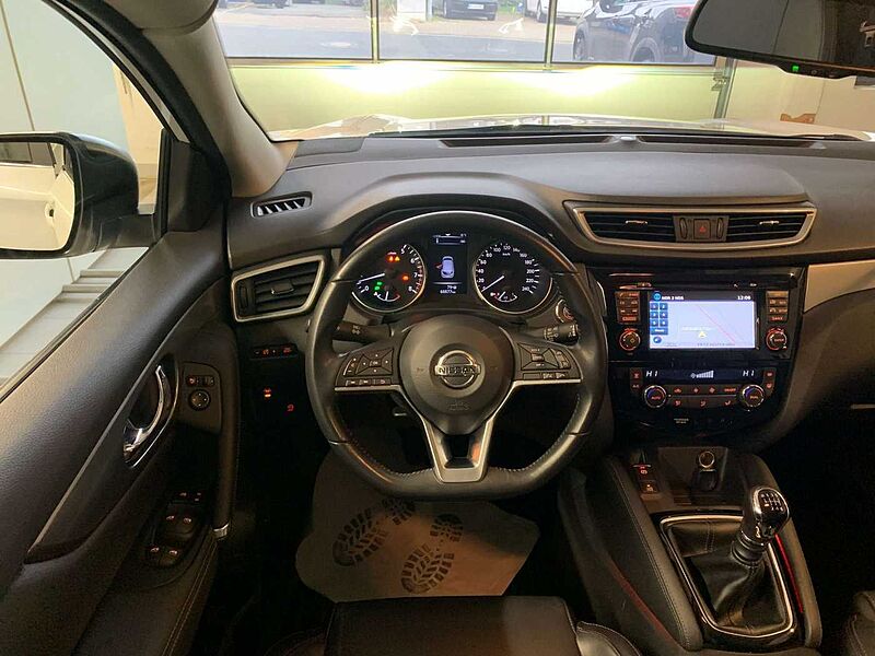 Nissan Qashqai 1,6 Tekna Navi/Panoramadach/Bose/SHZ/AHK