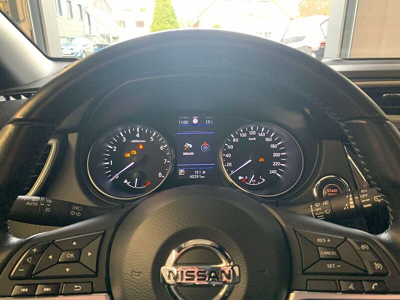 Nissan Qashqai N-Connecta 160PS DCT /Navi/CarPlay/Panorama/SHZ