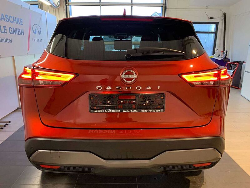 Nissan Qashqai Tekna 1,3 DIG-T MHEV 6MT /LED/NAVI/SHZ