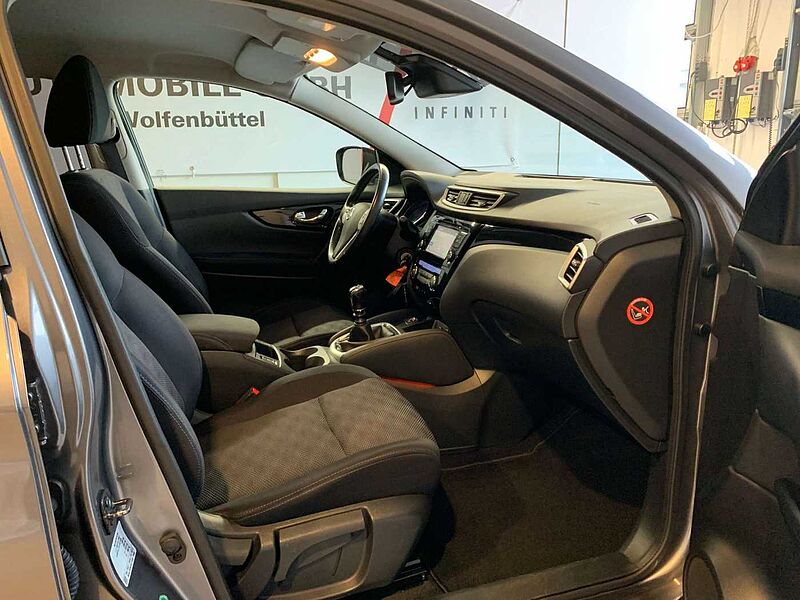 Nissan Qashqai 1,6 Acenta NAVI/SHZ/AHK/KAMERA/TEMPOMAT